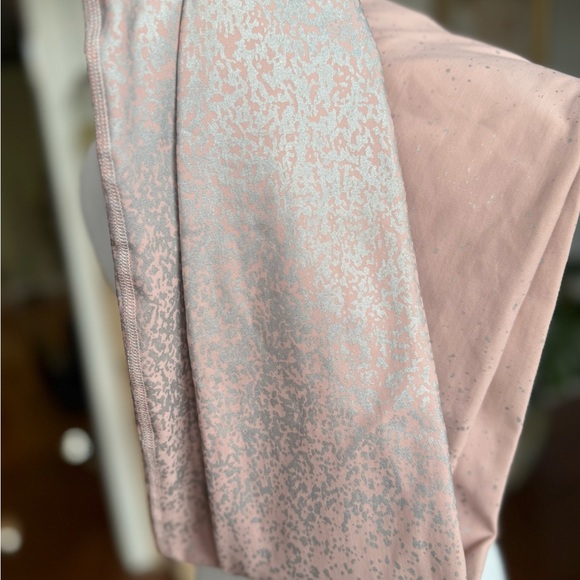 Beyond Yoga Light Ombré Shimmer Pink Leggings - XS - Picture 5 of 15